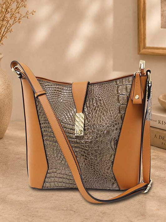The Elizabeth Leather Purse